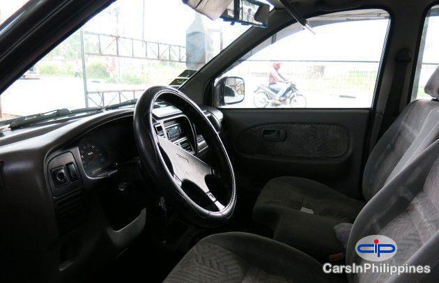Isuzu Crosswind Manual 2001 - image 3