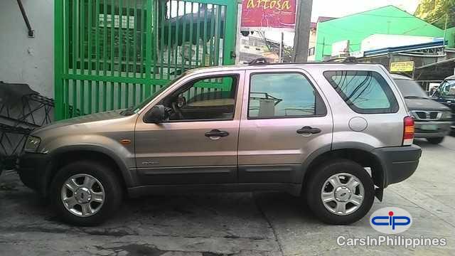 Ford Escape Manual 2003 - image 2