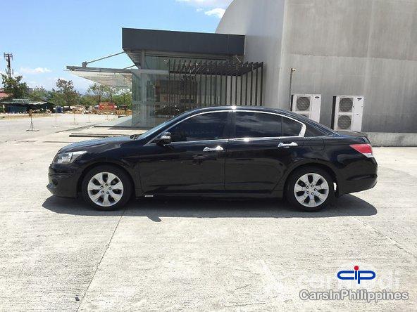 Honda Accord Automatic - image 4