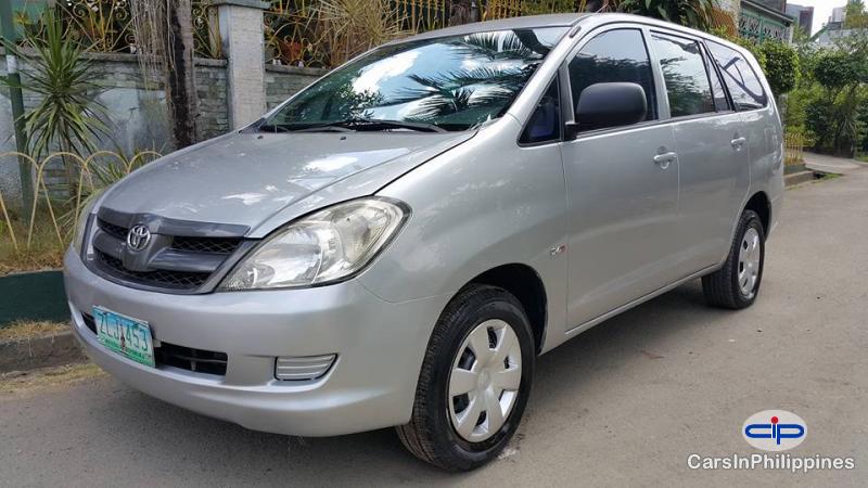 Toyota Innova Automatic - image 9