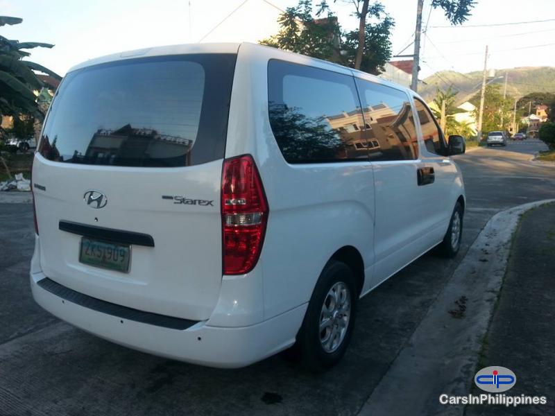 Hyundai Starex Automatic - image 9