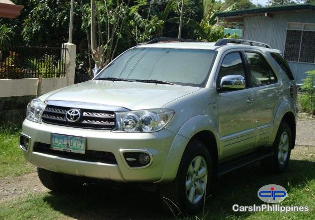 Picture of Toyota Fortuner Automatic 2009