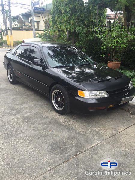 Honda Accord Automatic - image 3