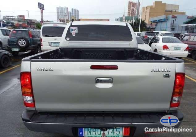 Toyota Hilux Manual 2010 - image 3