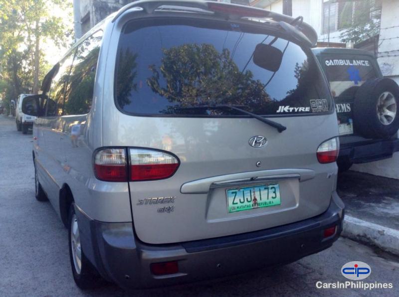 Hyundai Starex Automatic - image 9