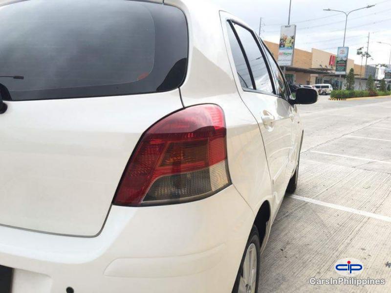 Toyota Yaris Automatic - image 6