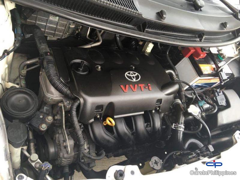 Toyota Yaris Automatic - image 7