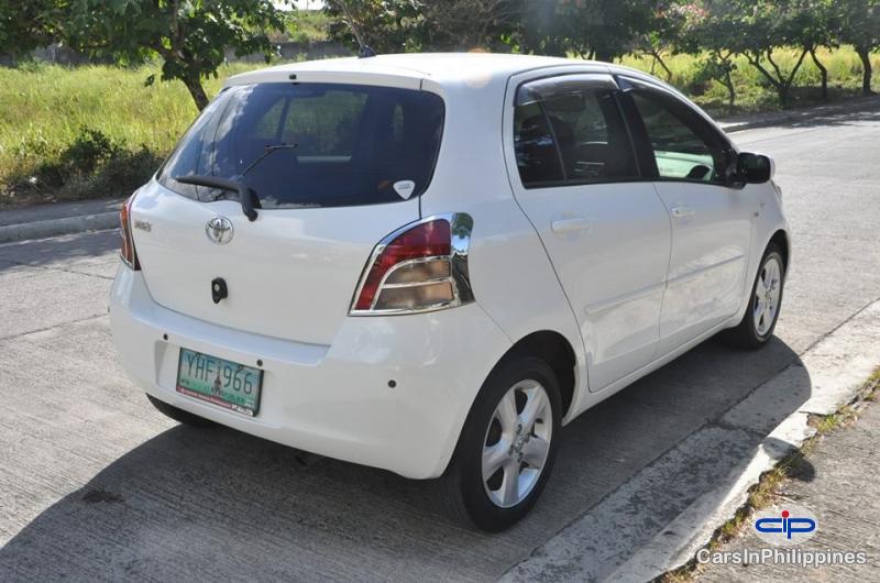 Toyota Yaris Automatic - image 3