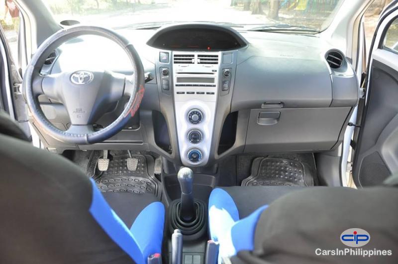Toyota Yaris Automatic - image 8