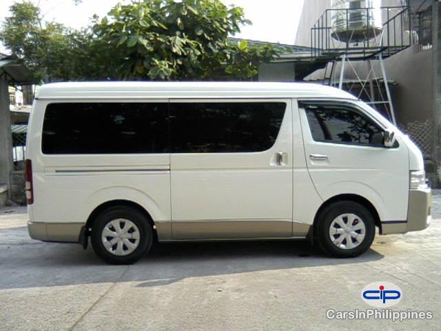 Pictures of Toyota Granvia Automatic