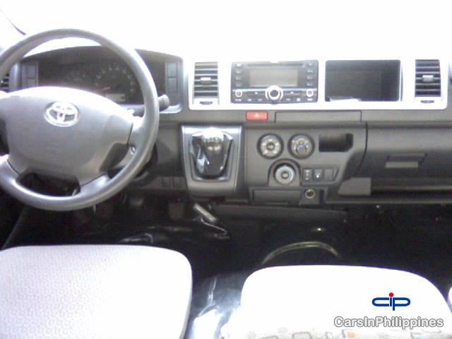 Toyota Granvia Automatic - image 5