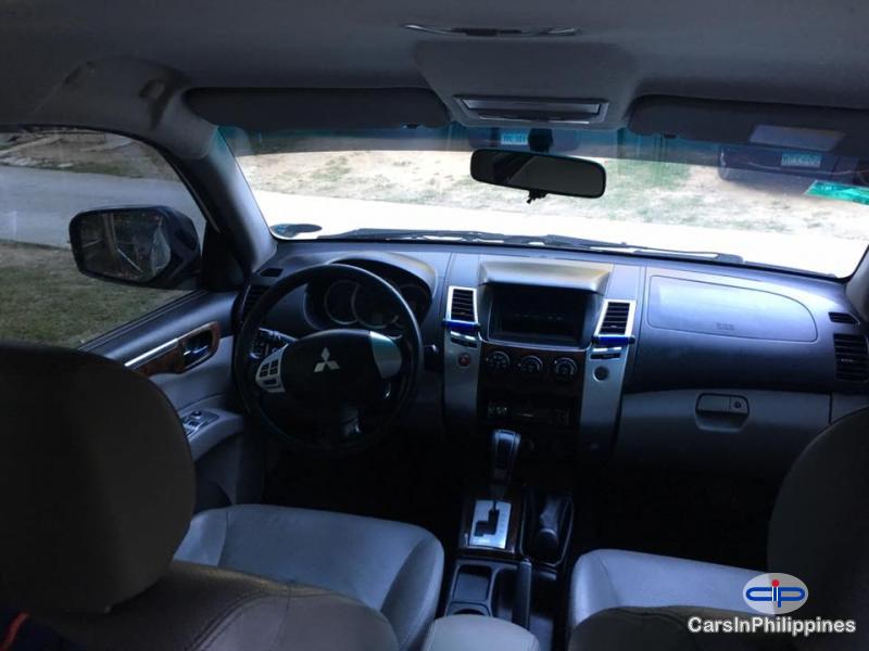 Mitsubishi Montero Sport Automatic - image 9