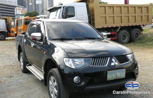 Picture of Mitsubishi Strada Manual 2009