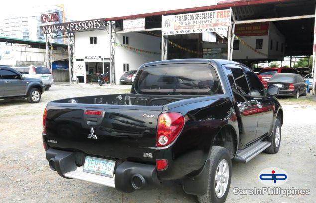 Mitsubishi Strada Manual 2009