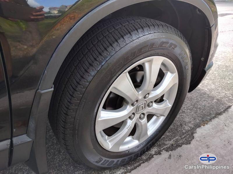 Honda CR-V Automatic - image 9