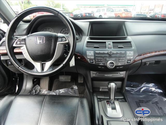 Honda Accord Automatic 2011 - image 6