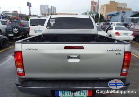 Toyota Hilux Manual 2010 - image 3