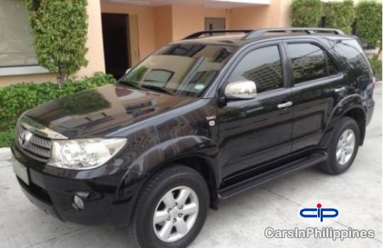 Picture of Toyota Fortuner Automatic 2010