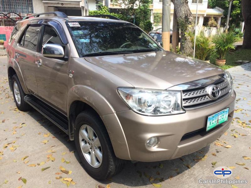Picture of Toyota Fortuner Automatic 2011