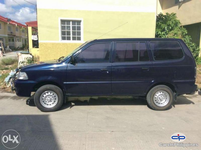 Toyota Revo Automatic - image 3