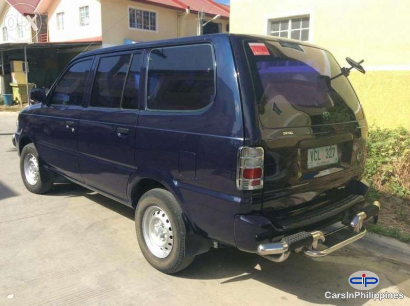 Toyota Revo Automatic - image 4