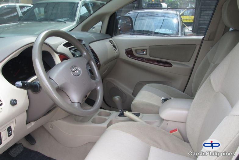 Toyota Innova Automatic 2006 in Metro Manila