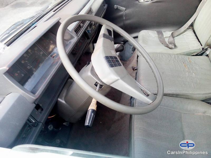 Mitsubishi L300 Automatic - image 4