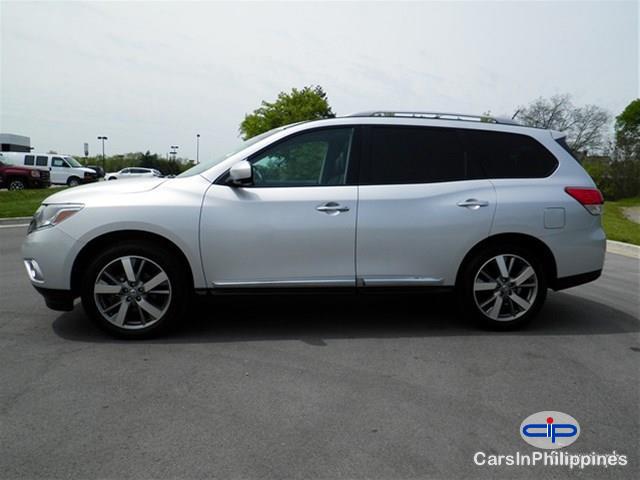 Nissan Pathfinder Automatic 2013 - image 2