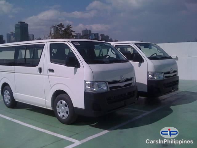 Pictures of Toyota Hiace Automatic 2012
