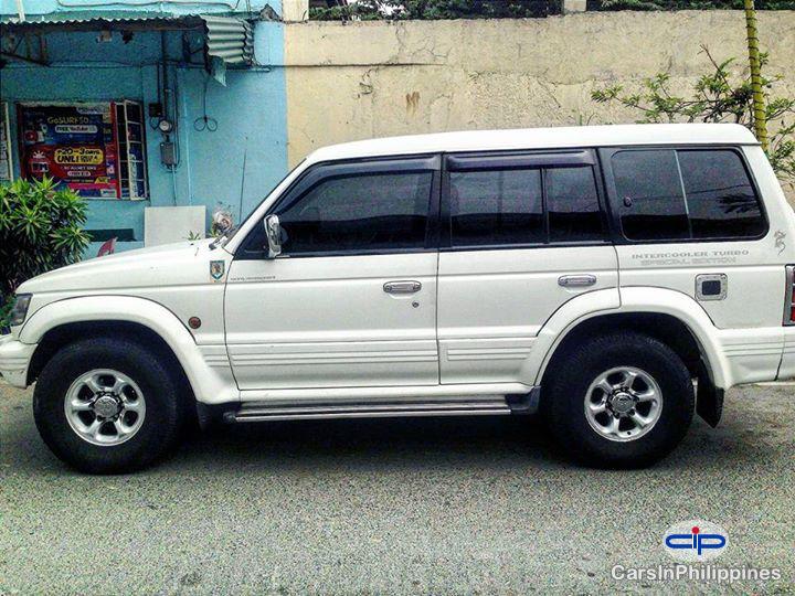 Picture of Mitsubishi Pajero Manual 1998