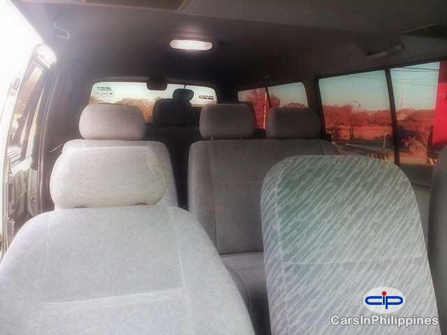 Toyota Hiace Automatic - image 3