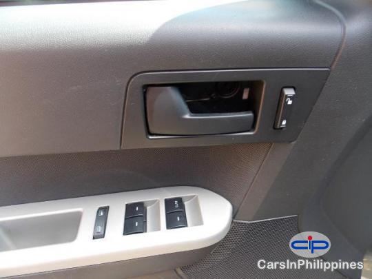 Ford Escape Automatic 2010 - image 4