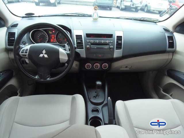 Mitsubishi Outlander Automatic 2008 - image 2