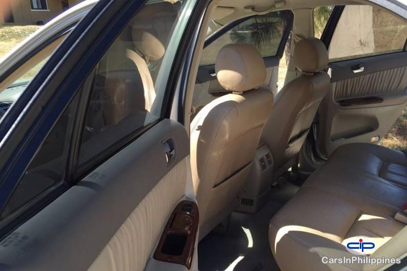 Toyota Camry - image 4