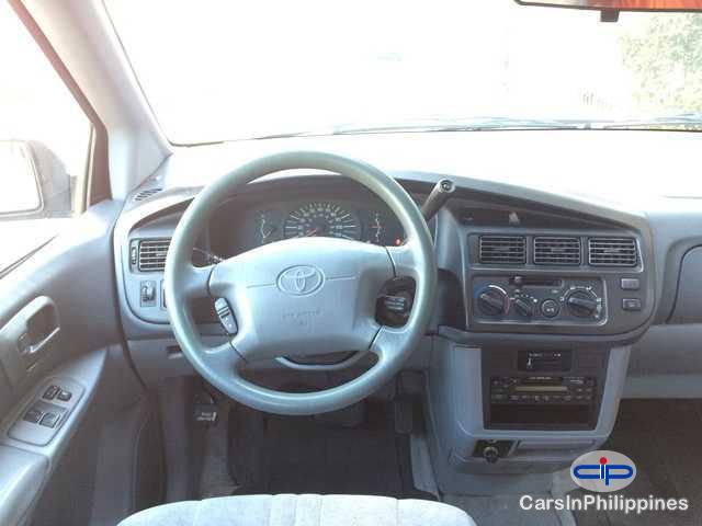 Toyota Sienna Automatic 1999 - image 2