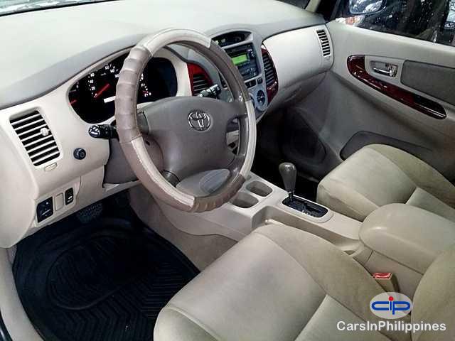 Toyota Innova Automatic 2005 - image 2