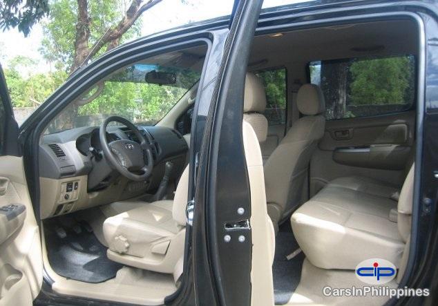 Toyota Hilux Manual 2011 - image 3