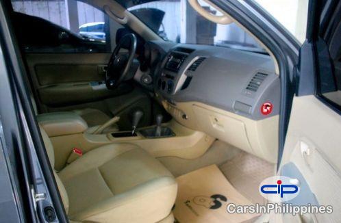 Toyota Hilux Automatic 2011 - image 4