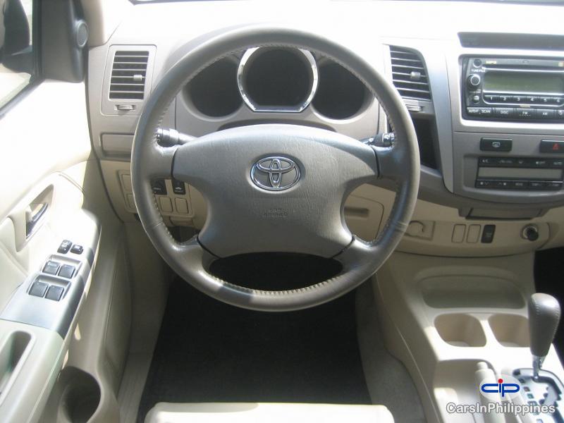 Toyota Fortuner - image 3