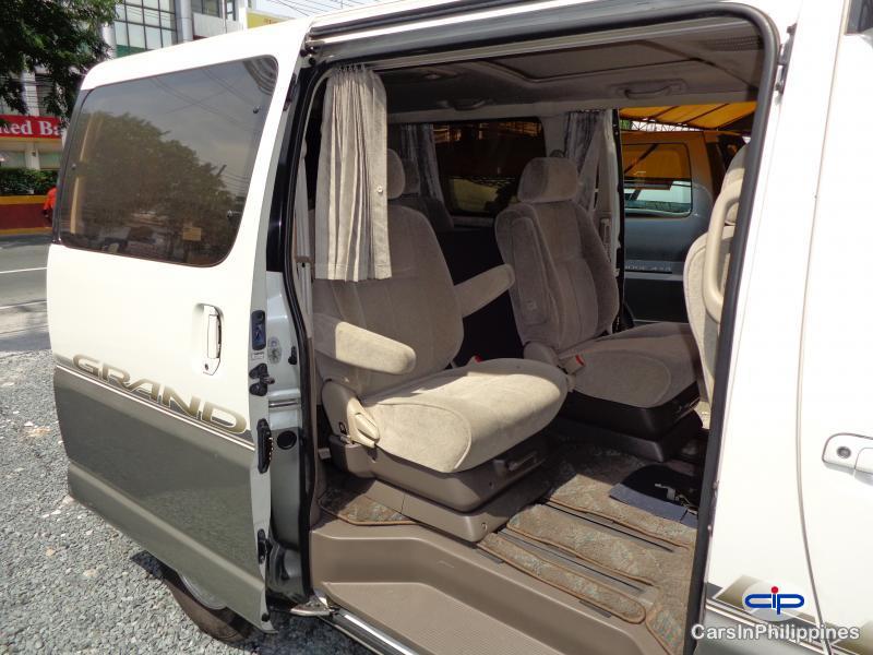 Toyota Hiace - image 3