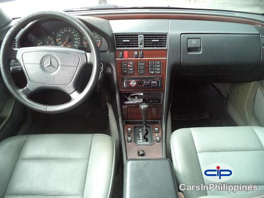 Pictures of Mercedes Benz C-Class Automatic 1986