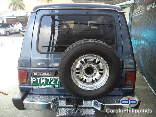 Picture of Mitsubishi Pajero Manual 1989