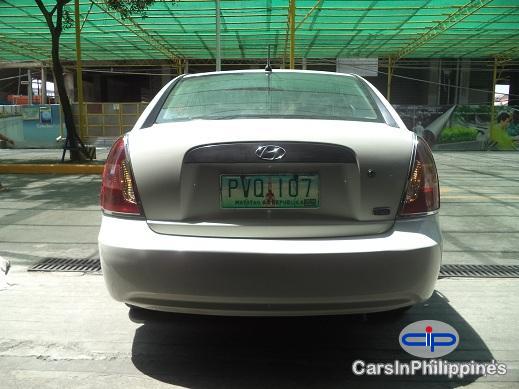Hyundai Accent Manual 2010 - image 4