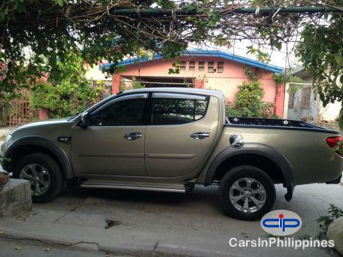 Picture of Mitsubishi Strada Manual 2010