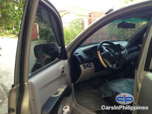 Mitsubishi Strada Manual 2010