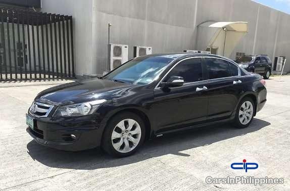 Honda Accord Automatic 2010 - image 2