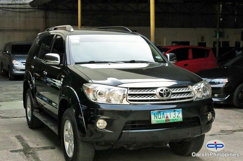 Picture of Toyota Fortuner Automatic 2010