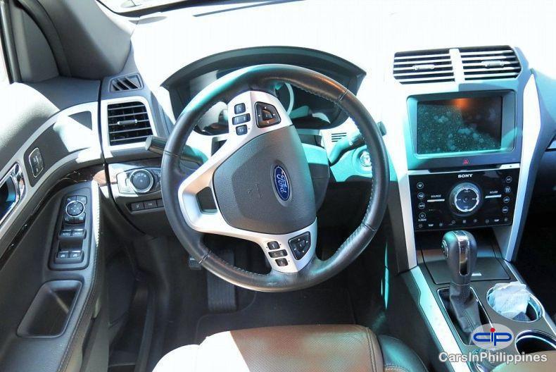 Ford Explorer Automatic 2012 - image 3