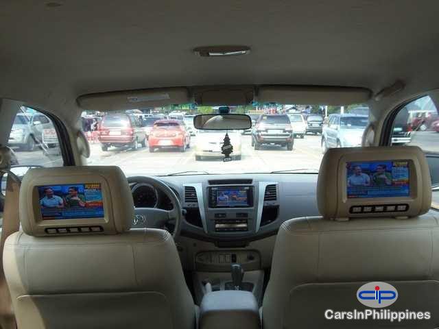 Picture of Toyota Fortuner Automatic 2009