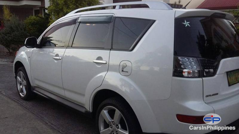 Mitsubishi Outlander Automatic 2009 - image 2